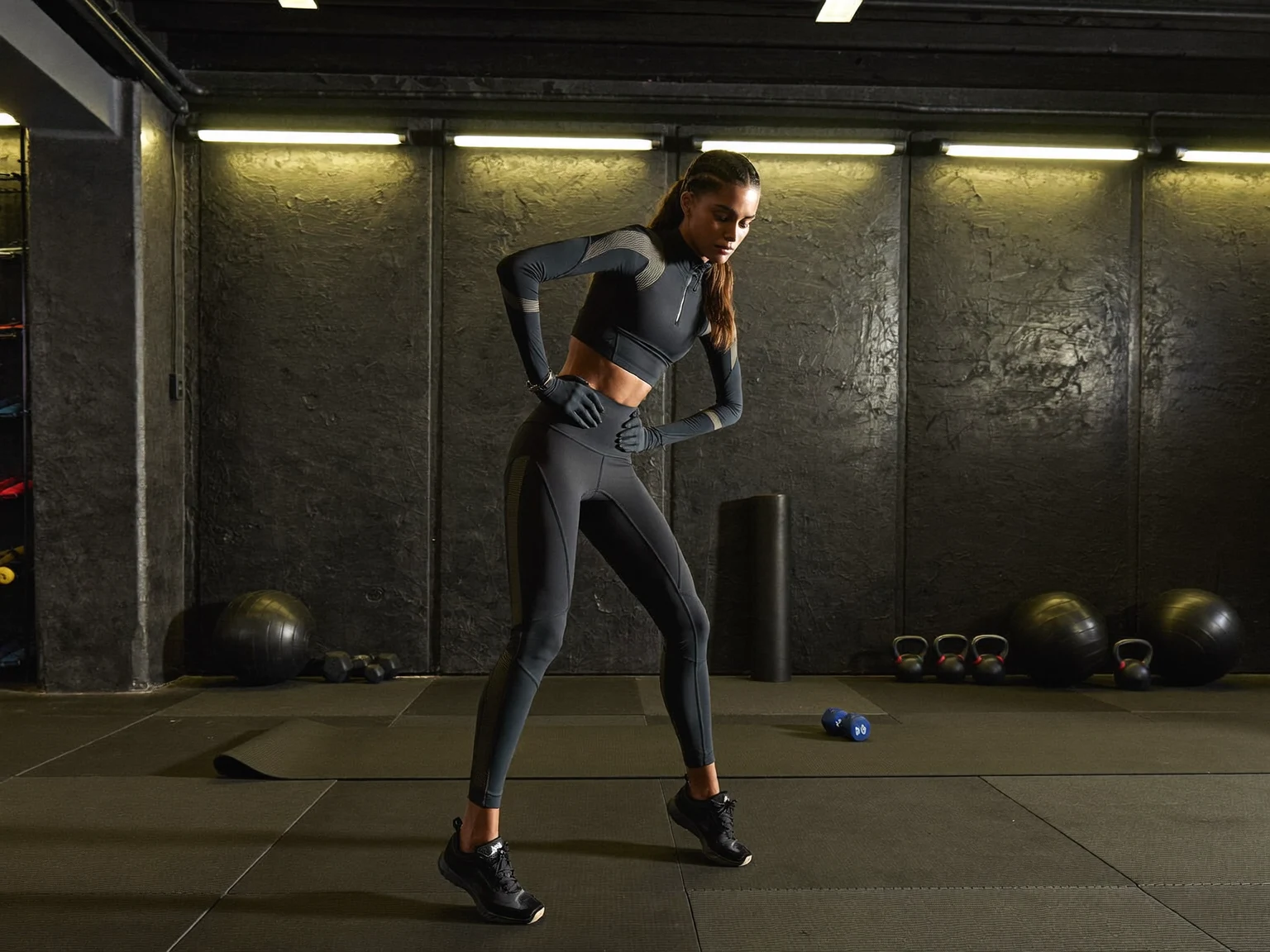 Illustration générée par IA d'une tenue de sport en situation